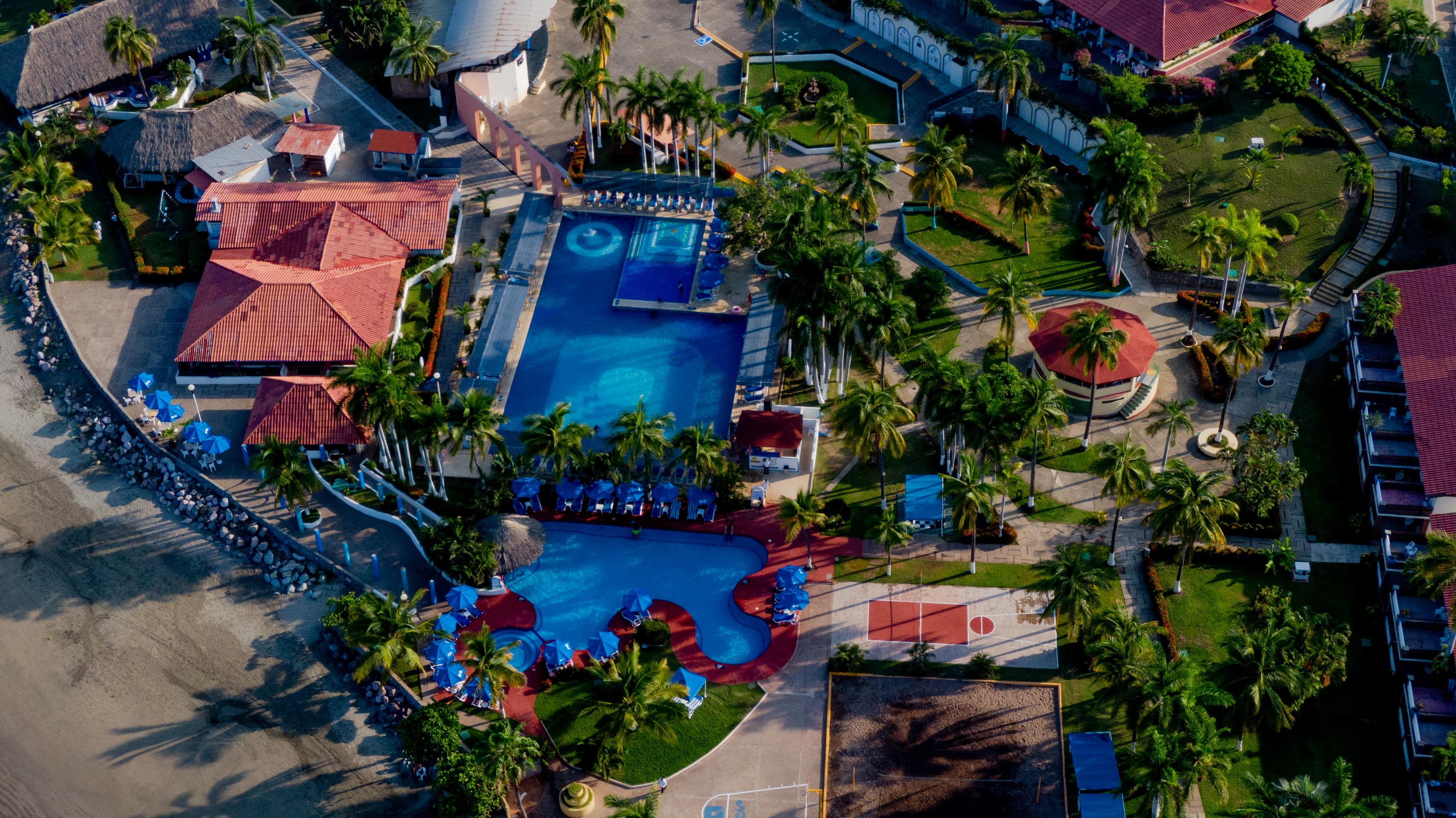 Qualton Club Ixtapa All Inclusive Екстериор снимка