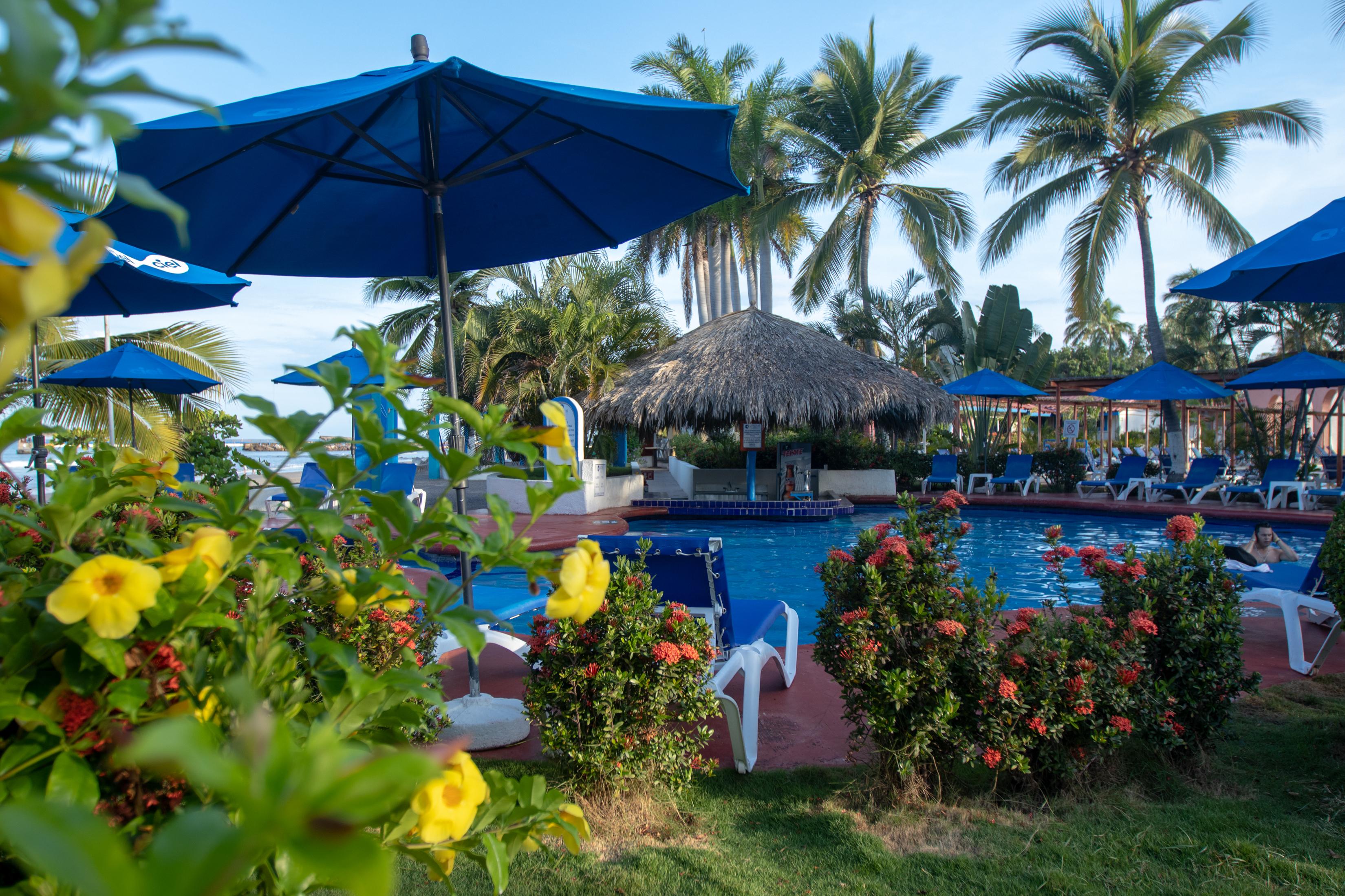 Qualton Club Ixtapa All Inclusive Екстериор снимка