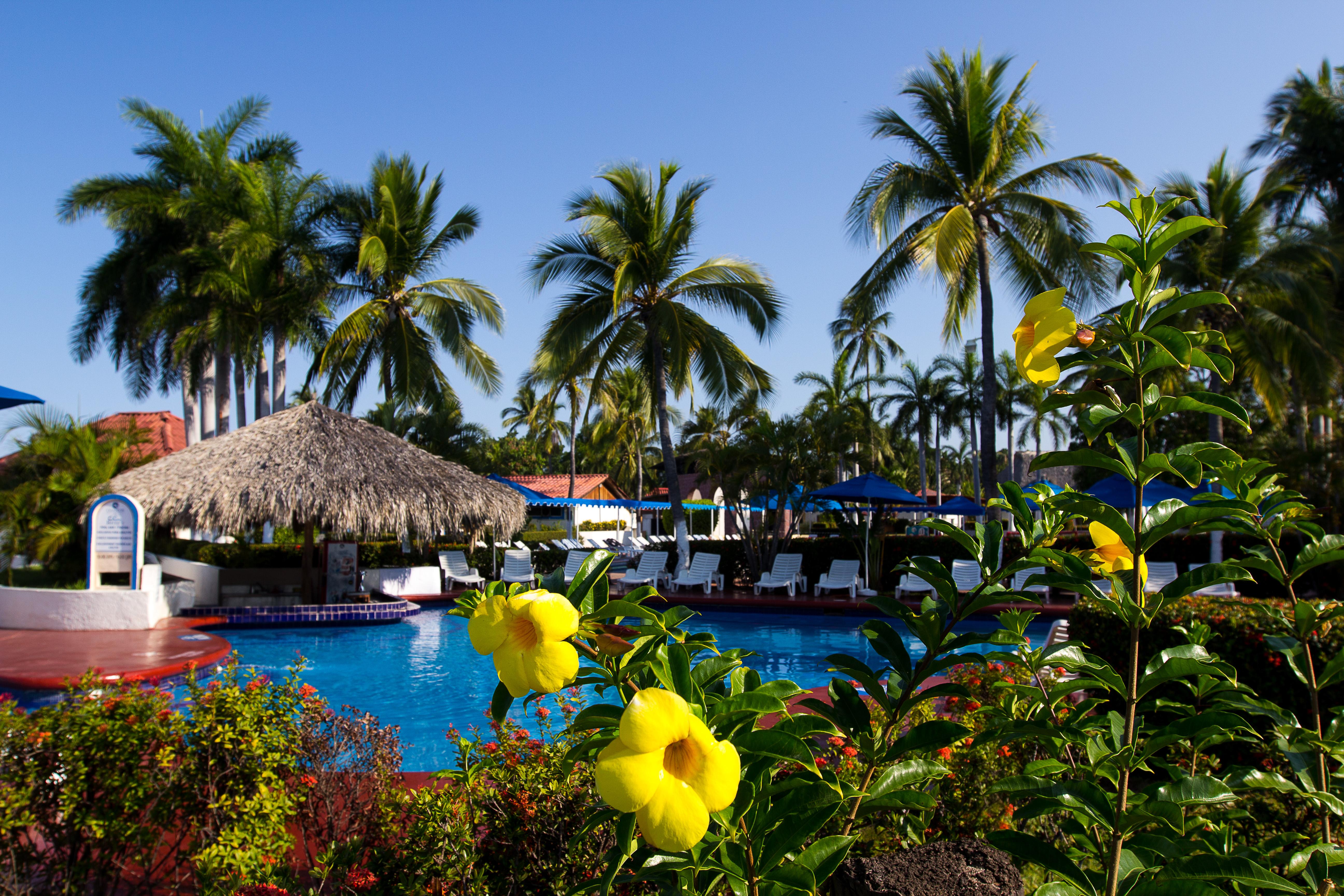 Qualton Club Ixtapa All Inclusive Екстериор снимка