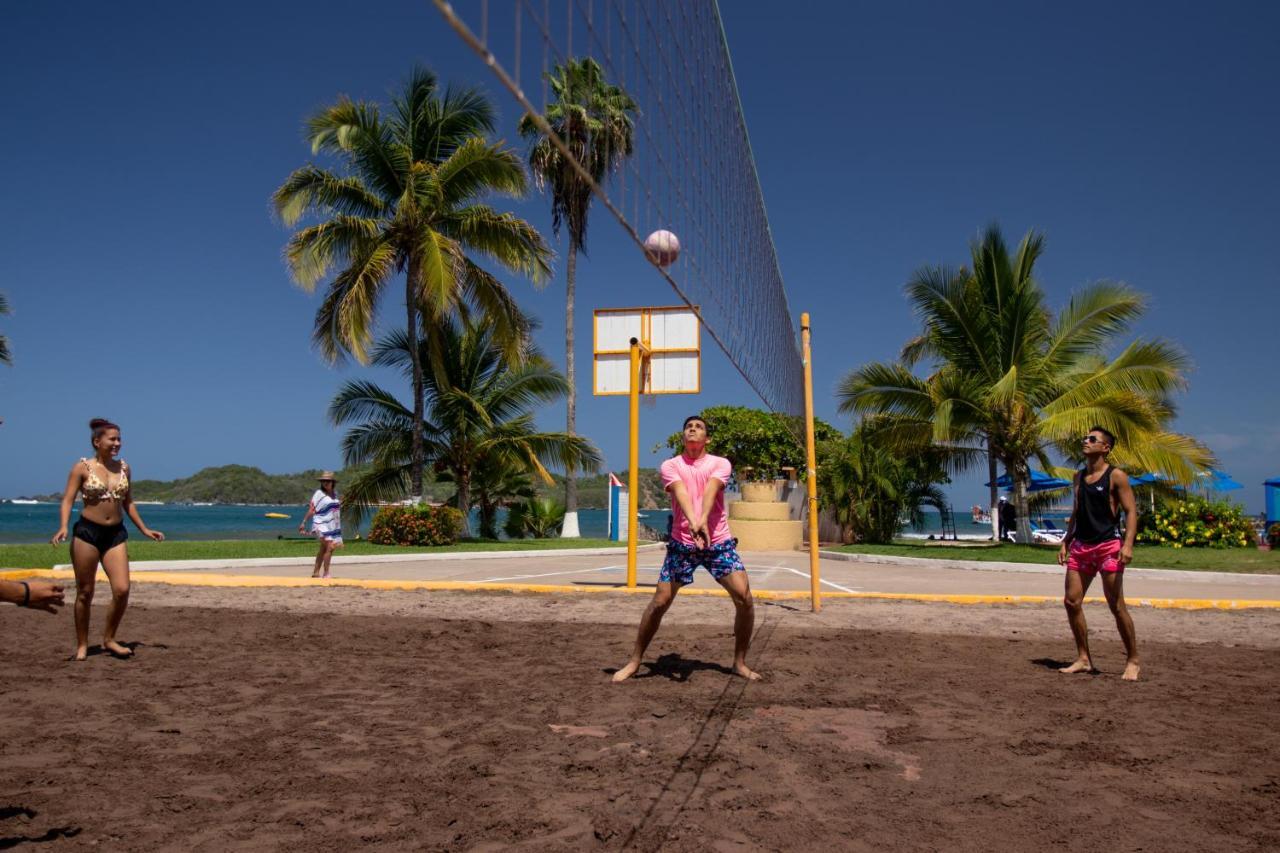 Qualton Club Ixtapa All Inclusive Екстериор снимка