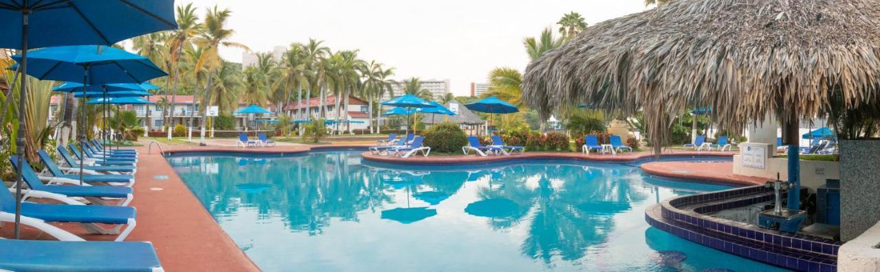 Qualton Club Ixtapa All Inclusive Екстериор снимка