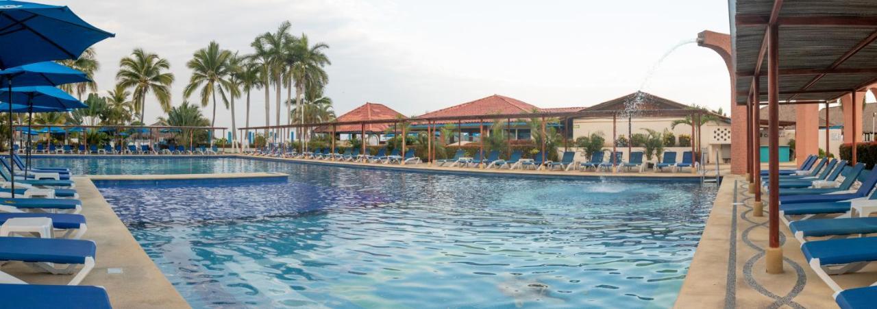 Qualton Club Ixtapa All Inclusive Екстериор снимка